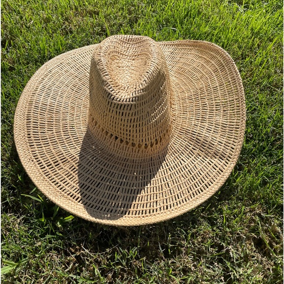 Women’s Straw hat - Picture 2 of 2